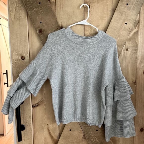 WHO WHAT WEAR || Grey Heavy Balloon Layered Sleeve Gorgeous sweater - Picture 1 of 5